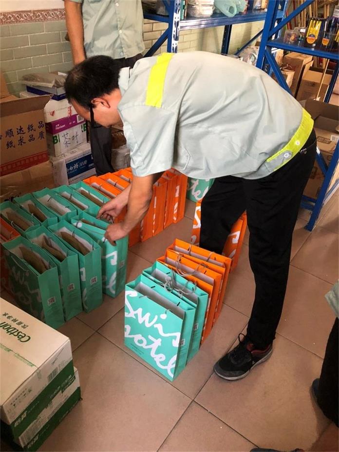 ����ף��