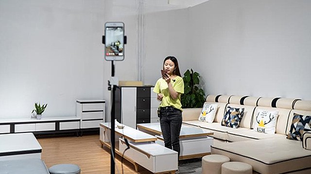 拉萨家具年轻一代使用网络新媒体收成财富