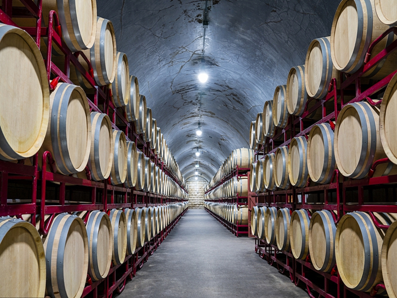 征途国际官网物流和昭通某酒业公司签定仓储服务合同