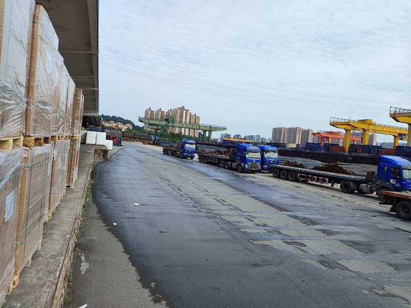 征途国际官网拉萨铁路左近仓库，可提供美满仓储物流服务