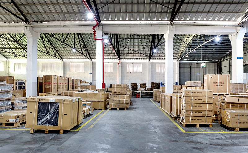 征途国际官网物流仓储照片.jpg