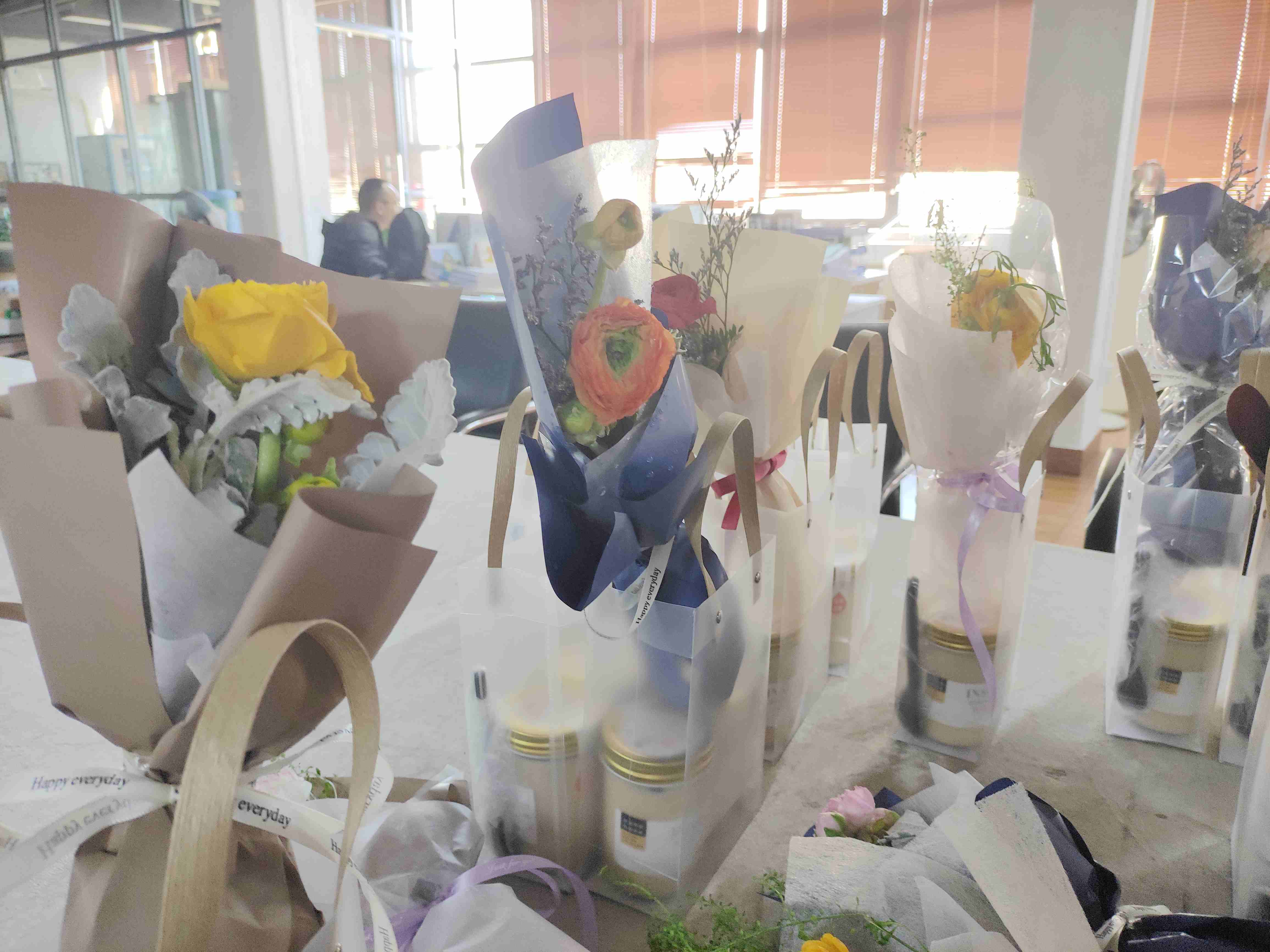 拉萨仓库出租女神节鲜花