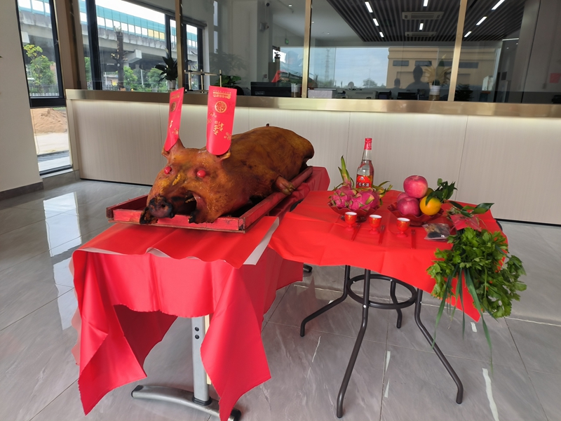 拜神切烧猪典礼