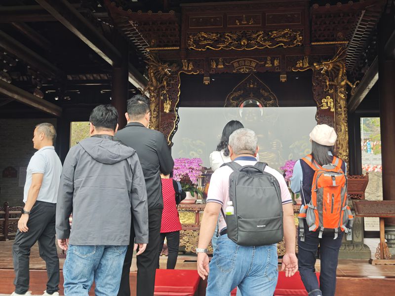 ����ɽ����